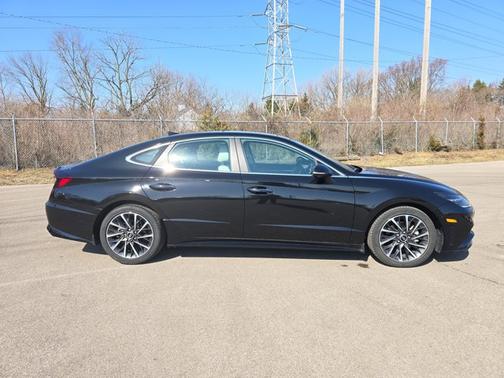 2022 Hyundai SONATA Limited