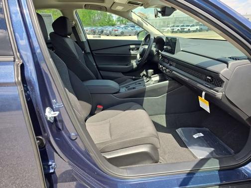 Still Night Pearl 2026 Honda Accord SE