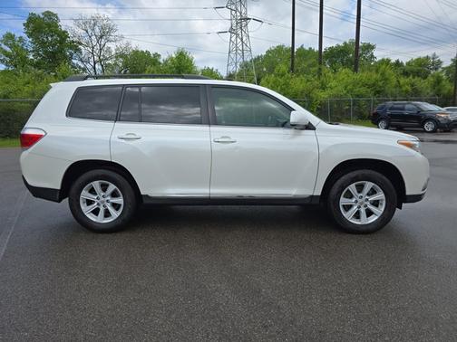 2013 Toyota Highlander SE