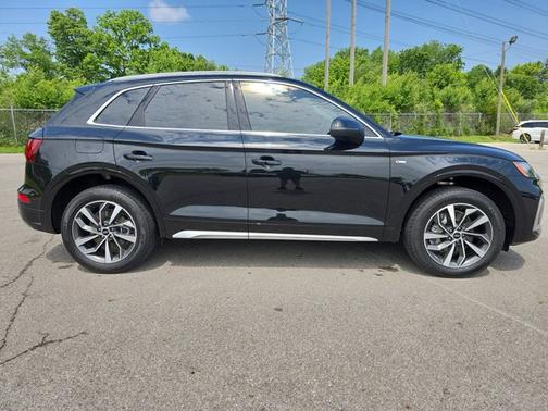 2024 Audi Q5 S line Premium Plus