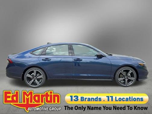 Still Night Pearl 2026 Honda Accord SE
