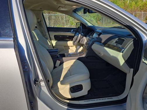 2014 Lincoln MKS Base