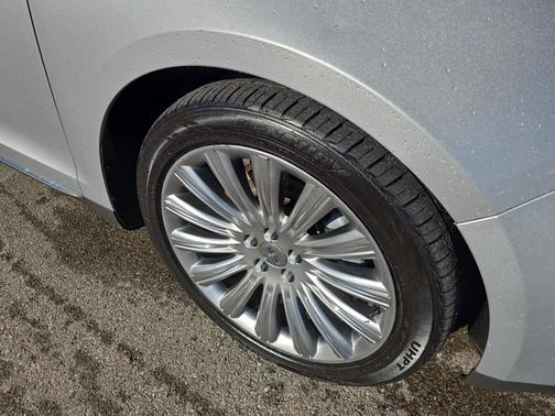 2014 Lincoln MKS Base