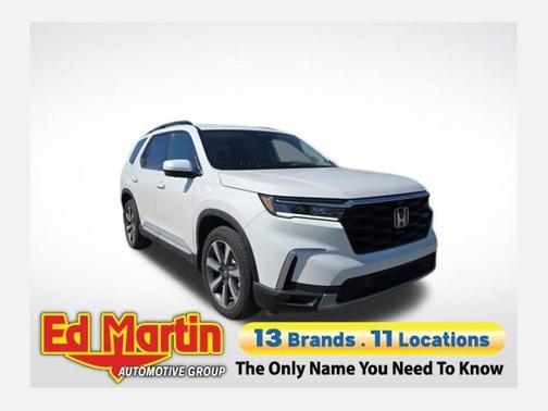 White 2025 Honda Pilot Elite
