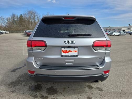 2020 Jeep Grand Cherokee Laredo E