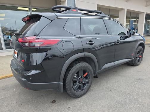 2025 Nissan Rogue Rock Creek