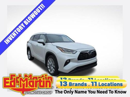 White 2023 Toyota Highlander Hybrid Limited