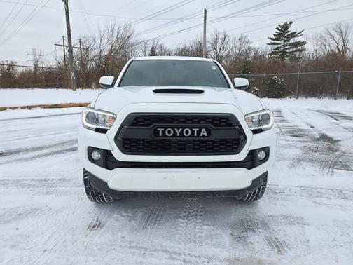 2017 Toyota Tacoma SR