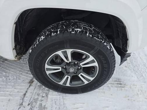 2017 Toyota Tacoma SR