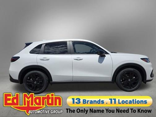 Platinum White Pearl 2027 Honda HR-V Sport