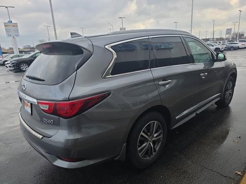 2017 INFINITI QX60 Base