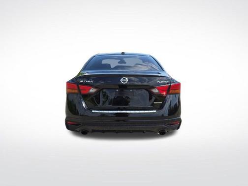 Super Black 2020 Nissan Altima 2.0 Platinum