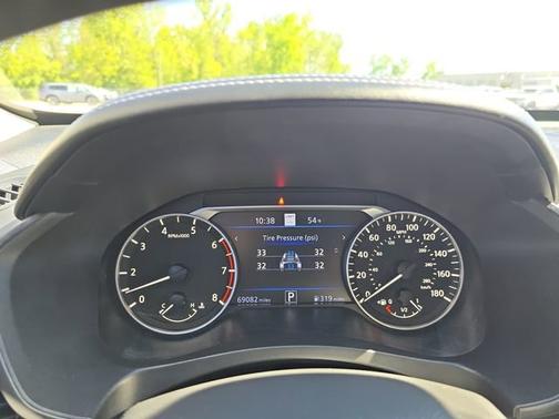 Super Black 2020 Nissan Altima 2.0 Platinum