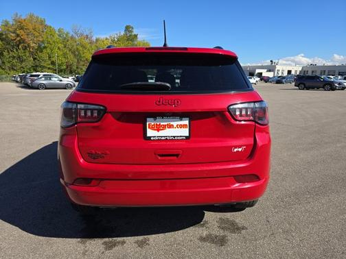 2023 Jeep Compass (RED) Edition