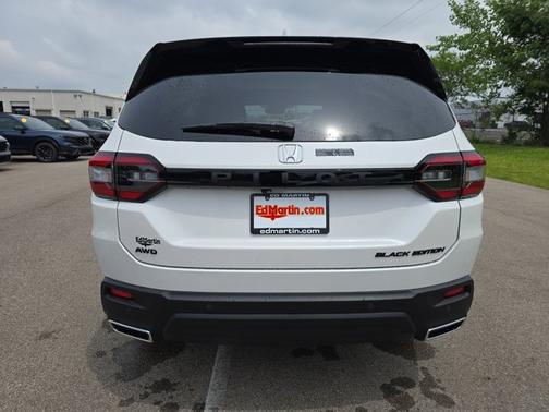 2025 Honda Pilot Black Edition