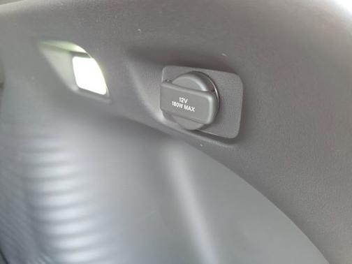 Platinum White Pearl 2026 Honda HR-V LX