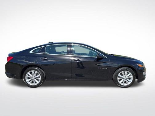 Mosaic Black Metallic 2025 Chevrolet Malibu 1LT