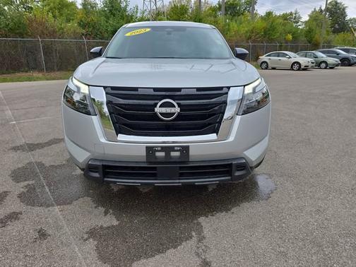 2023 Nissan Pathfinder S