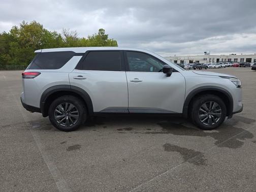 2023 Nissan Pathfinder S