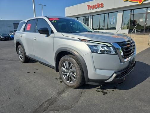 2023 Nissan Pathfinder S