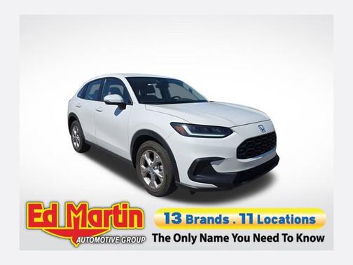 White 2025 Honda HR-V LX