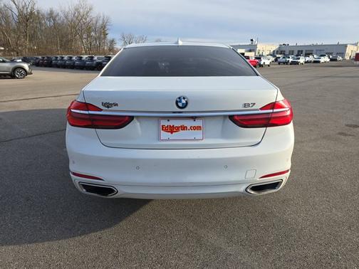 2016 BMW 740 i