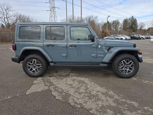 2024 Jeep Wrangler Sahara