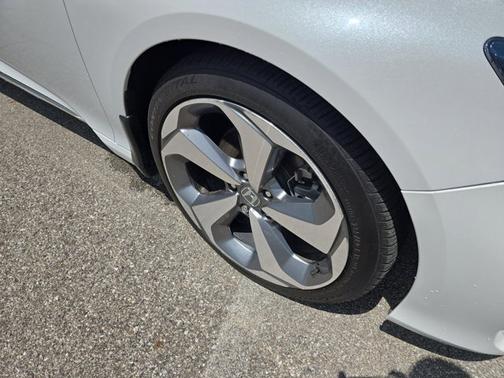 2019 Honda Accord Touring 2.0T