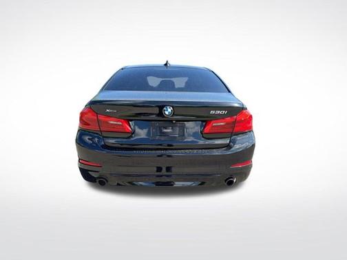 Black Sapphire Metallic 2019 BMW 530 i xDrive