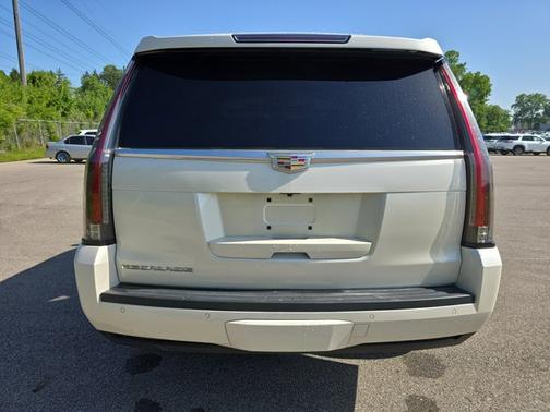 2015 Cadillac Escalade Luxury