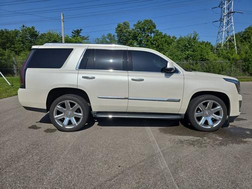 2015 Cadillac Escalade Luxury
