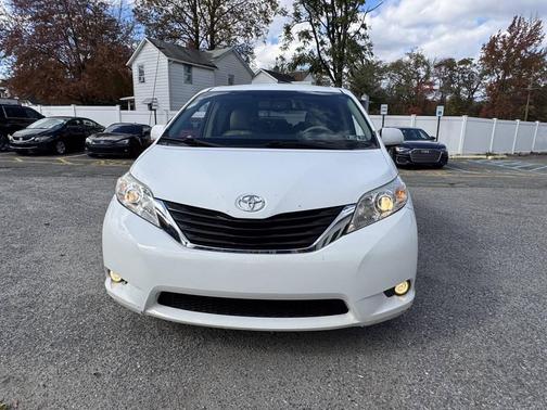 2011 Toyota Sienna LE