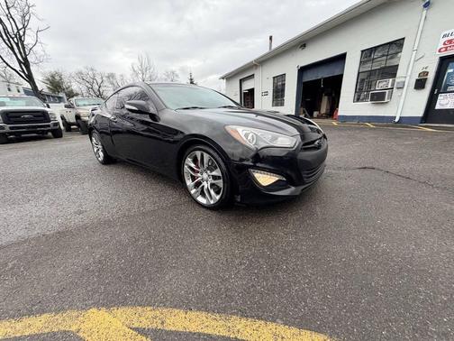 2013 Hyundai Genesis Coupe 3.8 Track