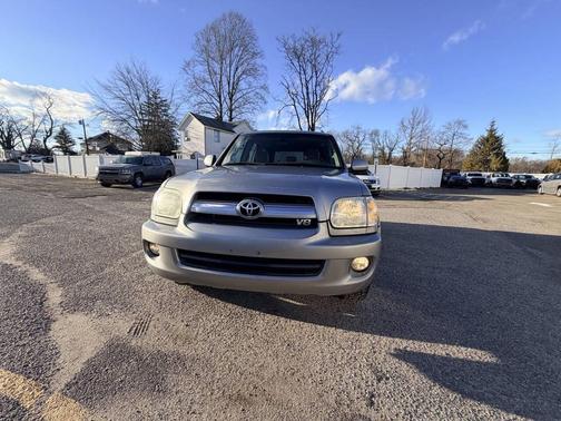 2005 Toyota Sequoia SR5