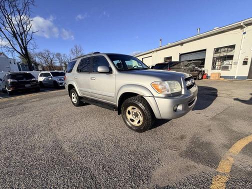 2005 Toyota Sequoia SR5