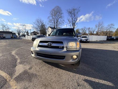 2005 Toyota Sequoia SR5