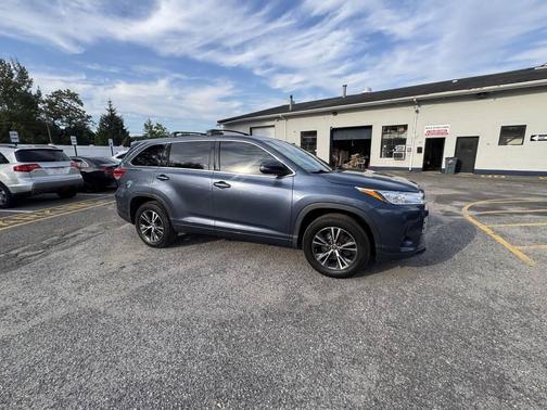 2017 Toyota Highlander LE I4