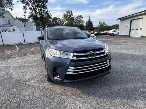 2017 Toyota Highlander LE I4
