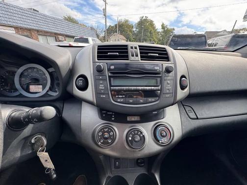2009 Toyota RAV4 Sport
