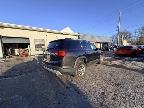 2017 GMC Acadia SLE-2