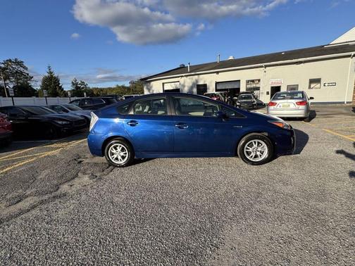 2010 Toyota Prius III