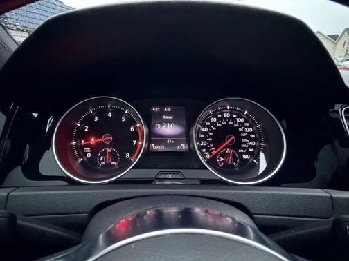 2020 Volkswagen Golf GTI 2.0T SE 4-Door