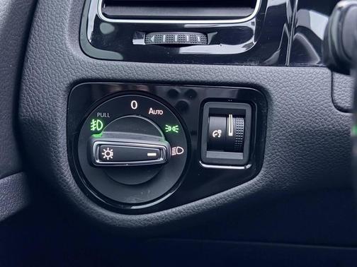 2020 Volkswagen Golf GTI 2.0T SE 4-Door