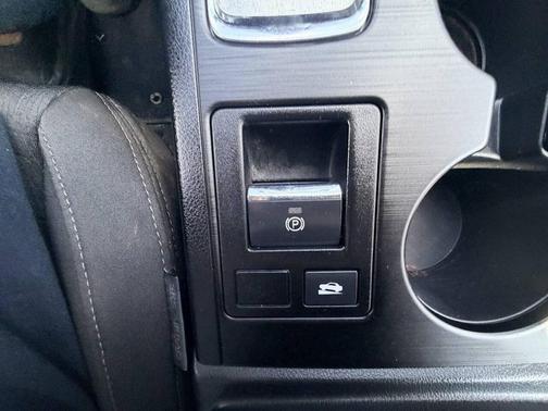 Ice Silver Metallic 2015 Subaru Legacy Base