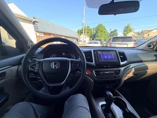 Green 2016 Honda Pilot EX