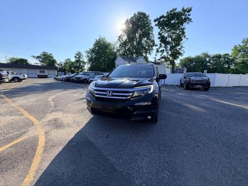 Green 2016 Honda Pilot EX