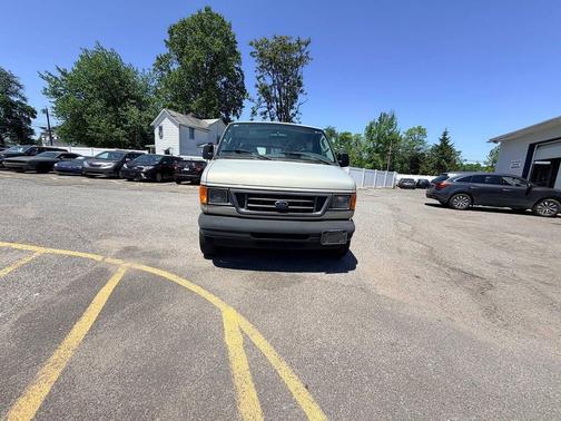 Silver Clearcoat Metallic 2006 Ford E350 Super Duty XL Wagon