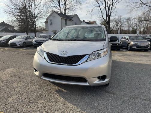 2014 Toyota Sienna L