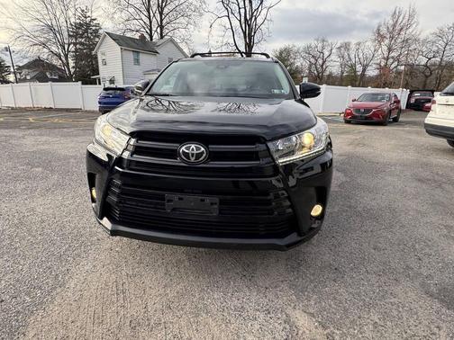2018 Toyota Highlander SE