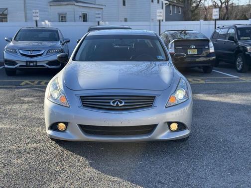 2015 INFINITI Q40 Base